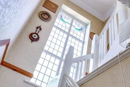 Gable window feature