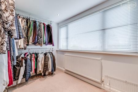 Dressing Room/Bedroo