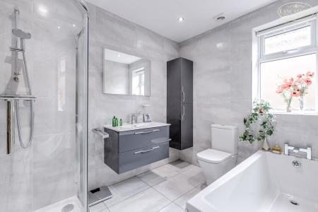 Bedroom 1 En Suite