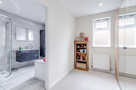 Bedroom 1 En Suite