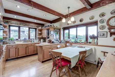 Kitchen/Dining Area