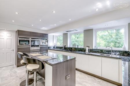 Kitchen/Breakfast Ro