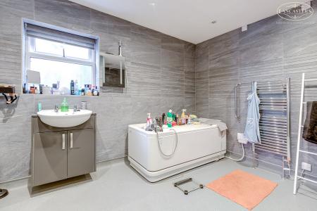 Ensuite