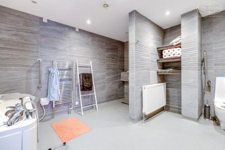Ensuite