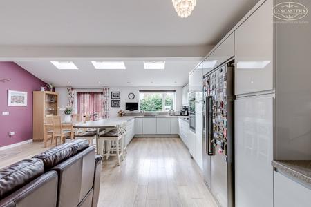 Kitchen Dining Famil