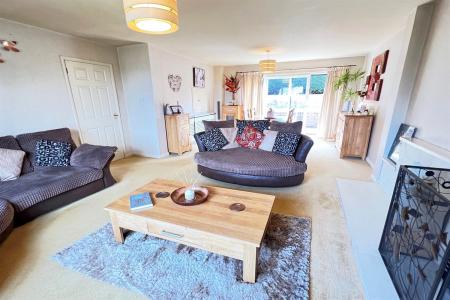 Open Plan Living/Dining Room