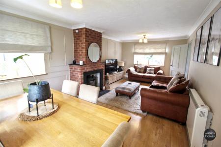 Sitting/Dining Room