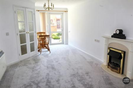 sitting/dining room