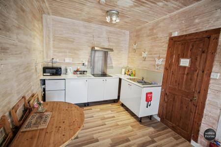 Lounge/Kitchen