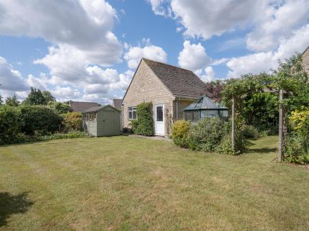 6 St Josephs Drive-38.jpg