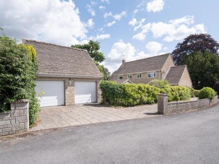 6 St Josephs Drive-32.jpg