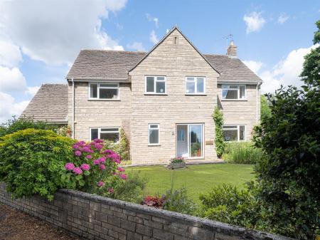 6 St Josephs Drive-29.jpg