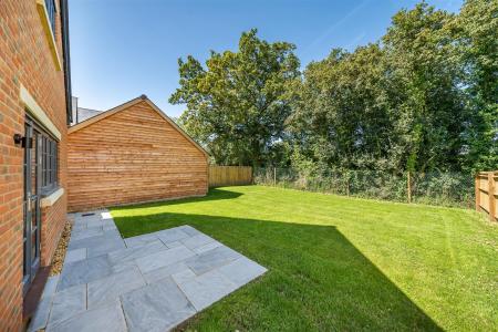 Specification - Natural Sandstone Paving.jpg