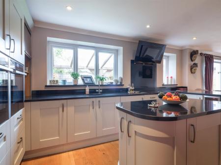 18 Chevral Close-37.jpg