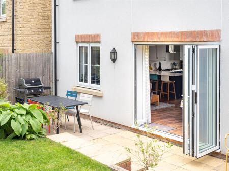 2 Chandlers Mews-19.jpg