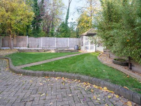 11 Erleigh Drive-41.jpg