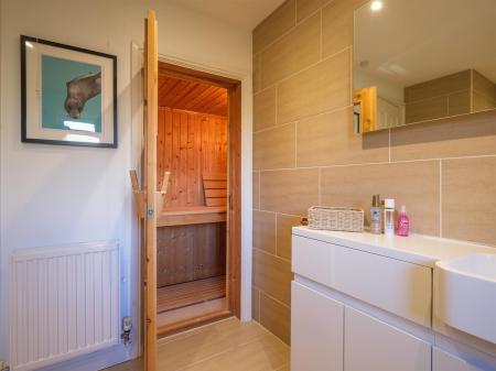 11 Erleigh Drive-18.jpg