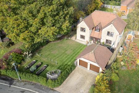 11 Erleigh Drive-4.jpg