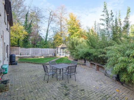 11 Erleigh Drive-40.jpg