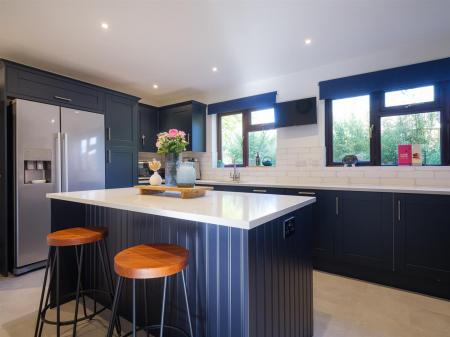 11 Erleigh Drive-25.jpg