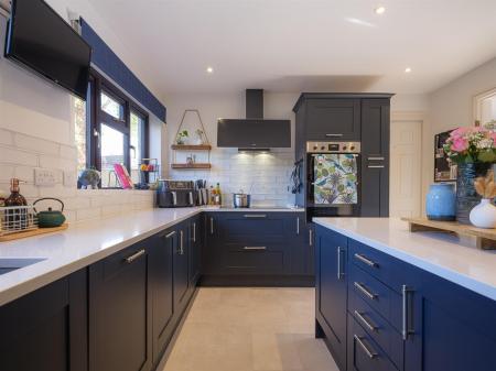 11 Erleigh Drive-27.jpg