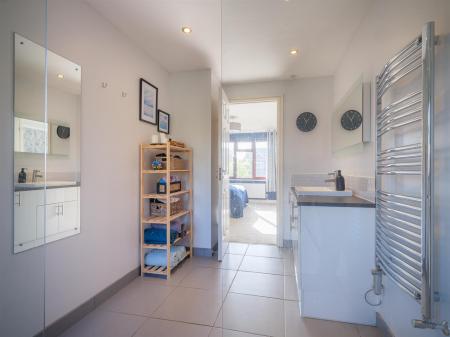 11 Erleigh Drive-23.jpg