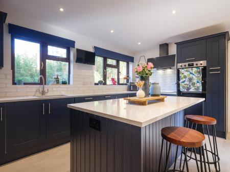 11 Erleigh Drive-26.jpg