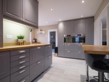 50a Stanton St Quintin-39.jpg