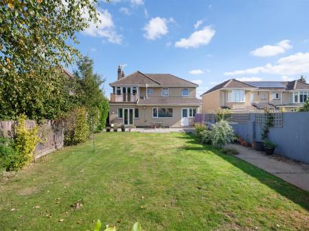 22 Hardenhuish Avenue-13.jpg