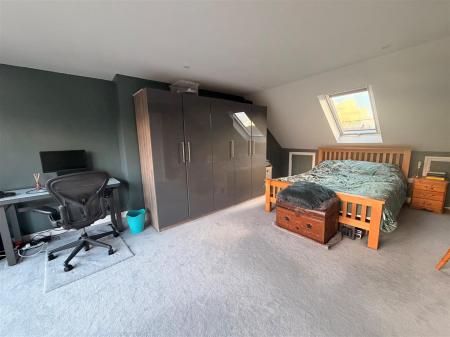Attic Room 3.jpg