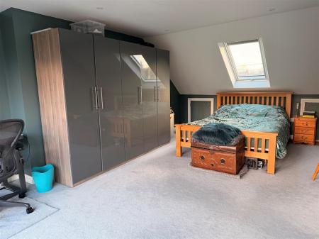 Attic Room 5.jpg