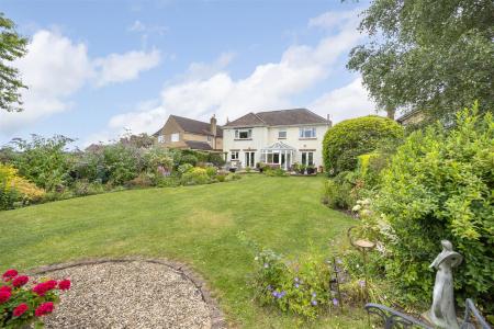 42 Rowden Road_Chippenham_SN15 2AU (29).jpg