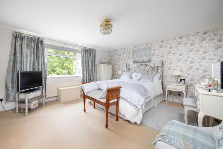 42 Rowden Road_Chippenham_SN15 2AU (17).jpg