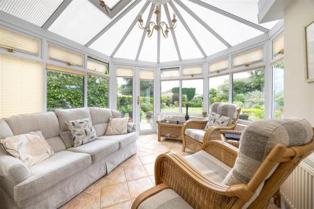 42 Rowden Road_Chippenham_SN15 2AU (6).jpg