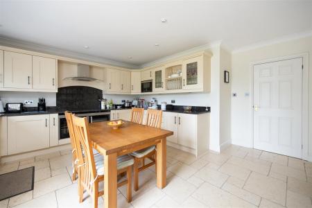 42 Rowden Road_Chippenham_SN15 2AU (8).jpg