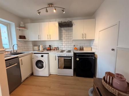New Kitchen 2.jpg