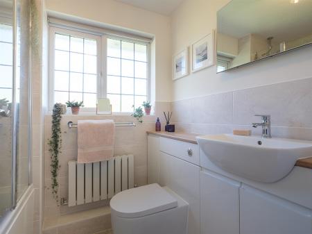 7 Erleigh Drive-5.jpg