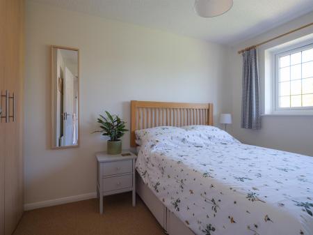 7 Erleigh Drive-7.jpg