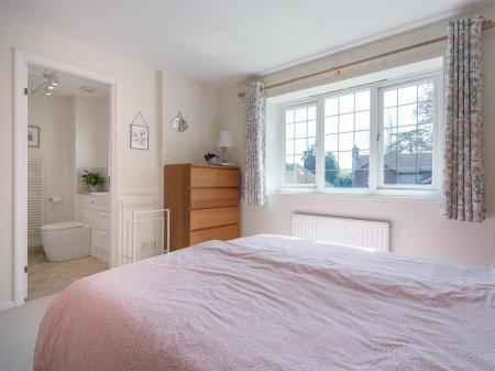 7 Erleigh Drive-10.jpg