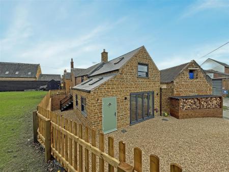 Main Street, Caldecott