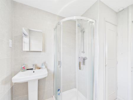Bathroom (3).jpg