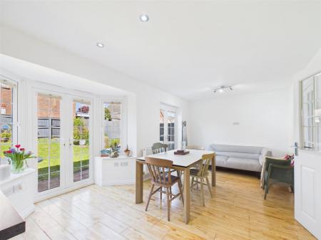Dining Area.jpg