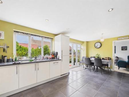 Kitchen/Dining Room