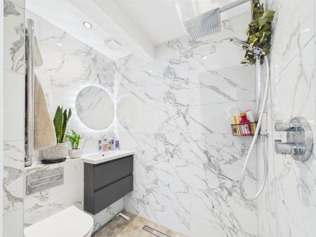 En Suite Shower Room
