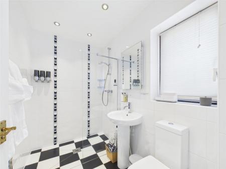 Annexe - Shower Room