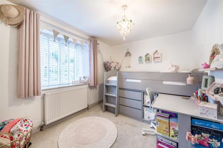 Grove Villa Bed 3.jpg