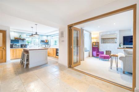 Grove Villa Kitchen Sitting.jpg