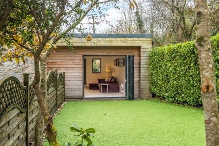 Grove Villa Garden...jpg