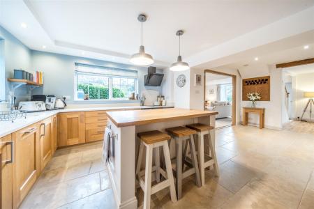 Grove Villa Kitchen.jpg