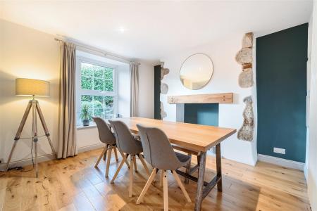 Grove Villa Dining.jpg